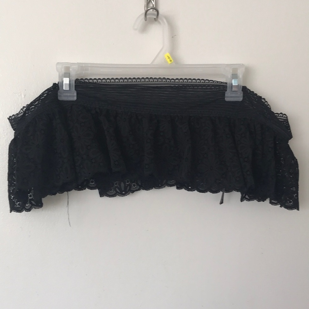 Victorias’s Secret Black bralette w/sleeves